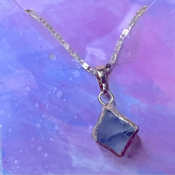 Estrella & Luna Jewelry - *NWT* Estrella & Luna - *Bella* - Raw Green Fluorite Crystal Necklace